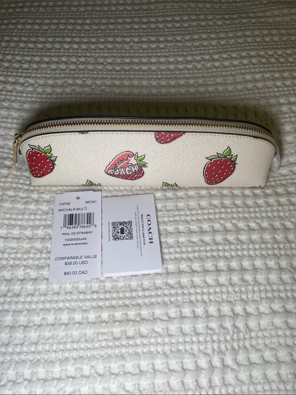NWT Coach Strawberry Print Leather Pencil Case🍓✨